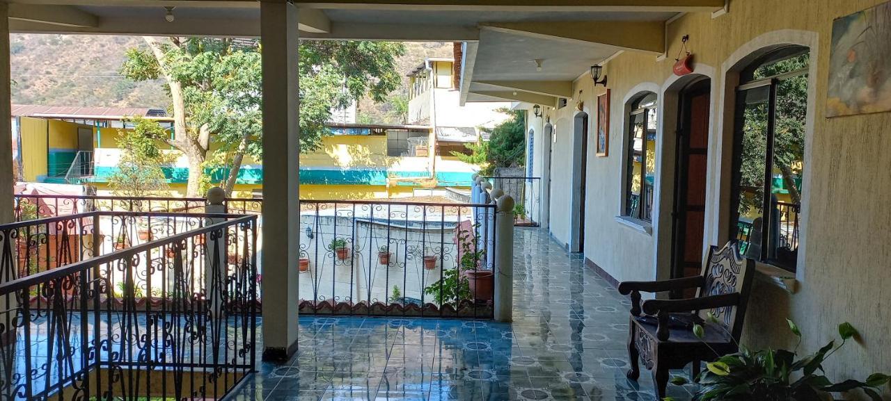 Hotel Casa Elefante Dormido Panajachel Esterno foto