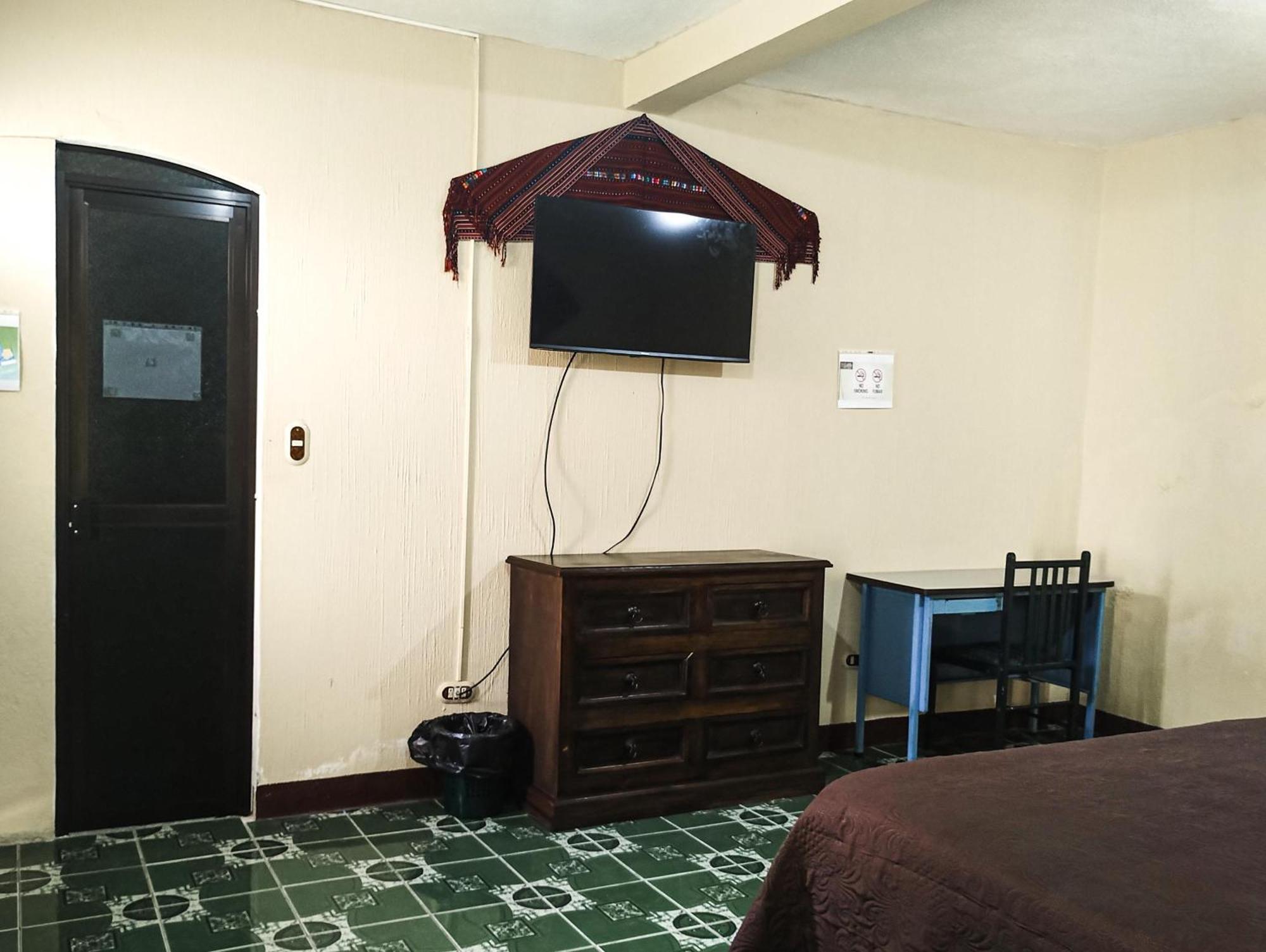 Hotel Casa Elefante Dormido Panajachel Esterno foto